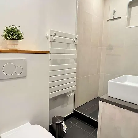 Superbe Avec Piscine Chauffee A Proximite Du Centre Village Villa La Flotte