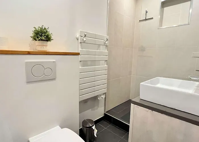 Superbe Avec Piscine Chauffée à Proximité Du Centre Village Villa La Flotte