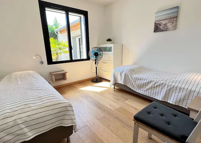 Villa Superbe Avec Piscine Chauffée à Proximité Du Centre Village La Flotte